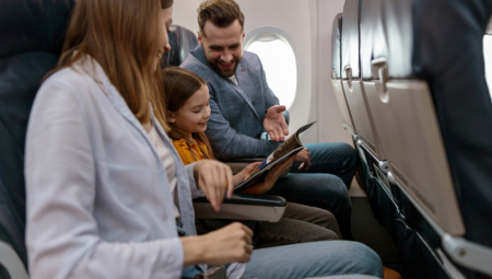 NEKI NUDE I BESPLATNO Načini da uštedite na avio karti za dete, ne nisu u pitanju samo bebe