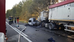 MUŠKARAC AUTOM PODLETEO POD KAMION, PA IZGOREO! Stravična saobraćajna nereća na putu Banatsko Novo Selo - Pančevo (FOTO GALERIJA)