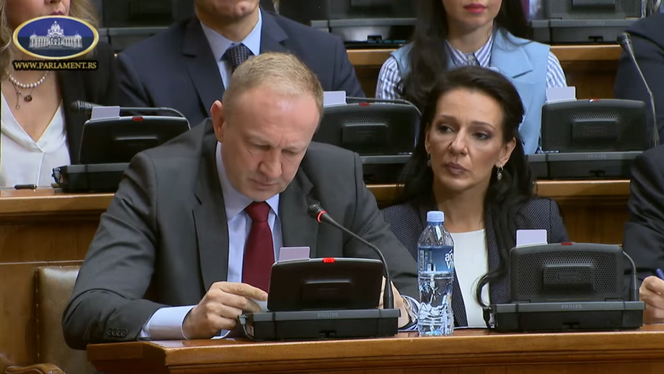 ĐILAS PRAVI HAOS U SKUPŠTINI Počeo da urla i vređa, a opozicija ga podržala aplauzom!