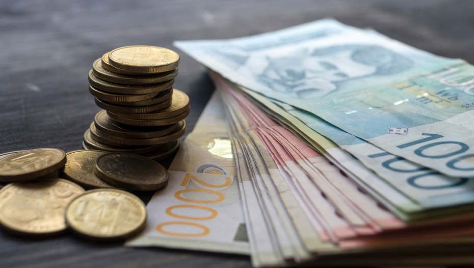 ISPLATA 5.000 DINARA KREĆE SUTRA Evo ko ima pravo na novu mesečnu pomoć države