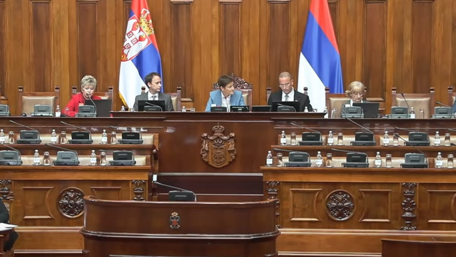 OPOZICIJA POKUŠALA DA ODLOŽI RASPRAVU Skupština Srbije završila peti dan rasprave o rebalansu budžeta