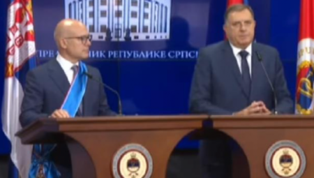 PREMIJER SRBIJE U POSETI BANJALUCI: Dodik odlikovao Vučevića Ordenom Republike Srpske na lenti
