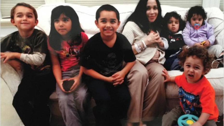 PRVA U ISTORIJI RODILA PREŽIVELE OSMORKE Bila na ivici gladi, morala da snima filmove za odrasle da bi prehranila decu, evo gde je sada!