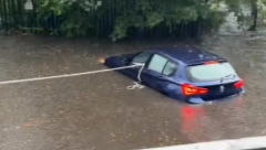 KAO NEBO DA SE OTVORILO, POTOP ŠIROM ZEMLJE Pod vodom 650 imanja, među njima i stadion u Engleskoj (VIDEO)