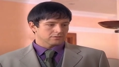 PAMTIMO GA KAO NESPRETNOG TELOHRANITELJA, A ONDA DOŽIVEO NEVEROVATNU TRANSFORMACIJU Evo kako danas izgleda Bojko iz serije "Stižu dolari", potpuno se promenio