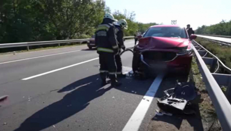 SRPSKI JUTJUBERI DOŽIVELI STRAVIČNU SAOBRAĆAJNU NEZGODU Auto zgužvan, vatrogasci hitno izašli reagovali, evo u kom su stanju!