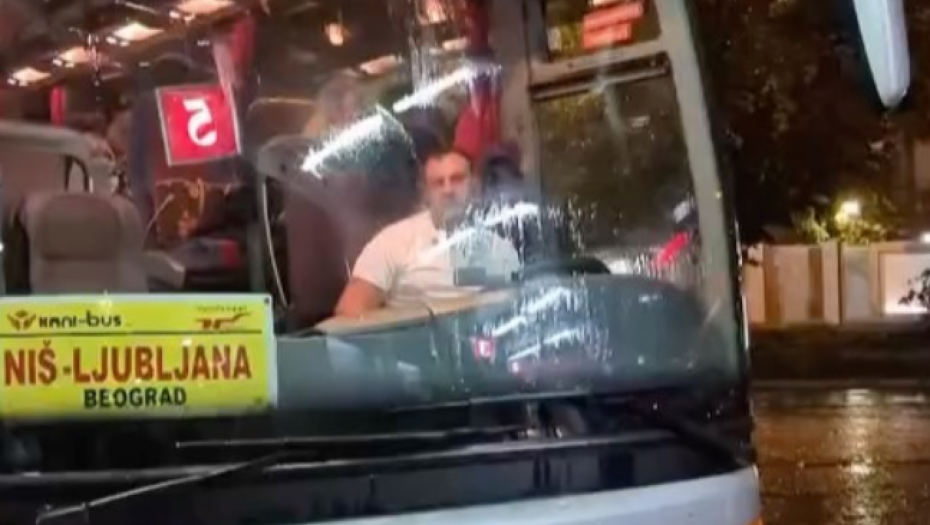 OVO NIJE PRIZOR ZA ONE SA SLABIM SRCEM! Ispraćen poslednji autobus sa stare beogradske autobuske stanice (VIDEO)