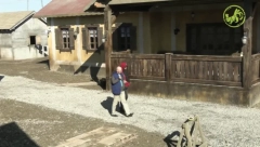 "DEČKO MI IMA 60 GODINA, CEO ŽIVOT ME FINANSIRA" Učesnica Farme javno otkrila skandalozne detalje, javnost u šoku!