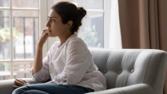 "JEO MU JE GLAVU, A ONDA..." Žena zatekla šokantan prizor (VIDEO)