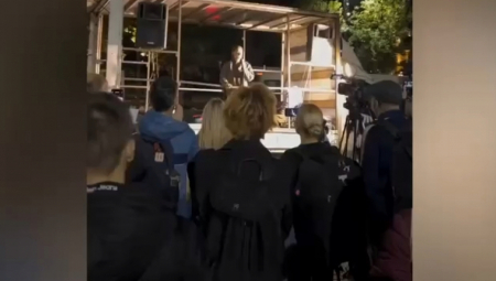 "ZAPAMTIĆEMO VAS, NEĆETE PROĆI BEZ KAZNE!" Lažni ekolozi na protestu zapretili geolozima (VIDEO)