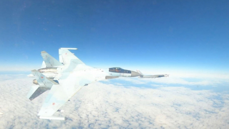 RUSKI AVION UŠAO U PROSTOR AMERIKE F-16 poslat da ga presretne, snimak drame na nebu (VIDEO)