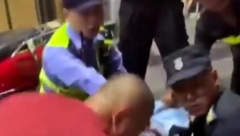 UŽAS U SUPERMARKETU! Pobesneli Kinez nožem ubio troje ljudi, petnaestoro ranio! (VIDEO)