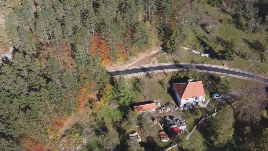 ZBOG JEDNE DRAGANE SELO OŽIVELO! Okupila za vikend više turista nego što mesto ima stanovnika!