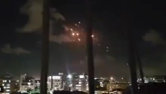 PRVI SNIMCI PAKLA Eksplozije odjekuju iznad Tel Aviva, presretnuti iranski projektili, GORI NEBO IZNAD GRADA