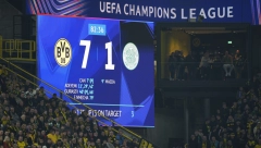 SEDAM GOLOVA DORTMUNDA ZA NAJTEŽI PORAZ SELTIKA U LŠ Arsenal srušio PSŽ, Barsina petarda protiv Jang Bojsa