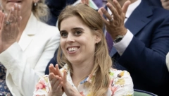 PRINCEZA POKAZALA TRUDNIČKI STOMAČIĆ U HALJINI OD 850 EVRA  Pol bebe još uvek krije, a prinovi se raduje cela monarhija