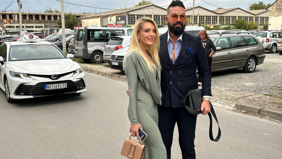 SRAMOTA NAS JE DA OBJAVIMO RAZVOD! Godinama su u skladom braku, a pevač sada šokirao priznanjem!