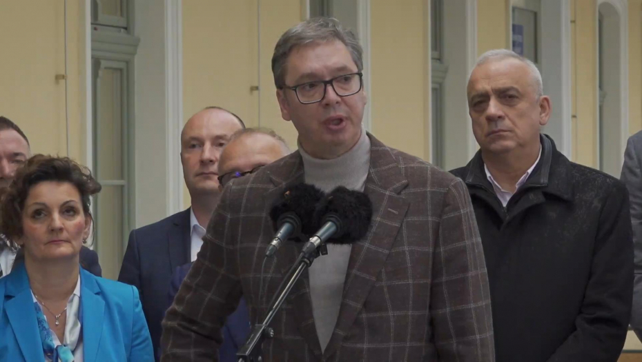 VUČIĆ SAOPŠTIO EKSKLUZIVNU VEST: Svi znaju kako se troše pare, videli ste kakvih je bilo budala, tražili da se povećava sve živo