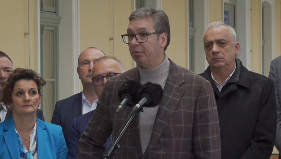"JA RAZUMEM PROSVETARE, REĆI ĆU JA SAM KRIV" Aleksandar Vučić otkrio kolika je plata u prosveti bila 2012. godine, a kolika sada!