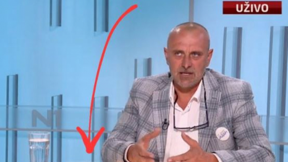LICEMER: Borac protiv litijuma na sto stavio svoj telefon sa litijumskom baterijom