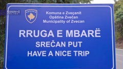 UKLONJENE ĆIRILIČNE TABLE KOD ZVEČANA: Zamenjene natpisima na albanskom i engleskom jeziku, a na srpskom jeziku GREŠKA!