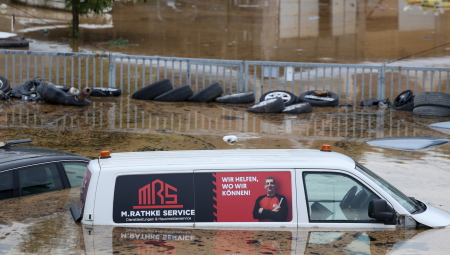 U POPLAVAMA U JABLANICI UMRLA BEBA Lekari se bore da spasu majku