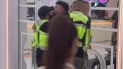 "TVOJE DETE ĆE IMATI SAMO MAJKU, TI NE POSTOJIŠ" Terzu jedva razdvojilo obezbeđenje, nastao veliki haos u Beloj kući!