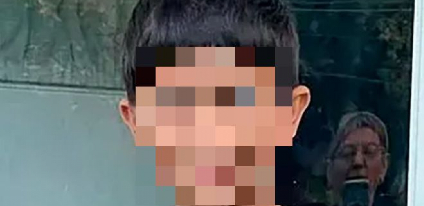 POSLEDNJE REČI DEČAKA (7) KOG JE ODNELA POPLAVA! Čekao pomoć na krovu, majka provela tri sata vezana za korenje drveća dok spasioci nisu došli po nju!