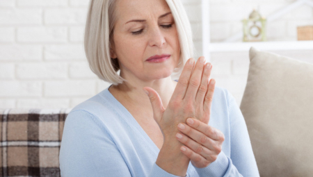 URADITE BRZI TEST SA PALCEM Ako možete da uradite ovo, hitno kod lekara, možda imate problem sa srcem