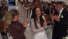 "NEMOJ, TETKA, MOLIM TE" Snimak sa svadbe u BiH postao hit na mrežama, ovu dirljivu scenu morate videti