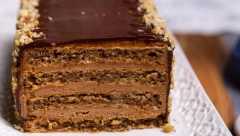 REFORMA TORTA Kraljica poslastica bez koje ne može da prođe slavska trpeza, bogatog i punog ukusa