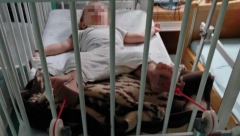 OTKRIVAMO! POTRESNA FOTOGRAFIJA IZ BOLNICE Ovo je beba koju je u Batajnici pokosio bahati vozač - malecku morali da vežu za krevet (FOTO)