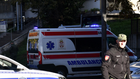 DEČAK KOJI JE POČINIO ZLOČIN U OŠ "VLADISLAV RIBNIKAR" DANAS OPET NAPUŠTA KLINIKU Nastaviće da odgovara na pitanja roditelja žrtava, kao i oca i majke