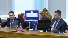 HAOS U CRNOGORSKOJ SKUPŠTINI! Oskar Huter optužio Aleksanda Vučića da je "kriv"za novi logo skupštine Crne Gore