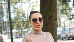 CECA NAPRAVILA KOLAPS NA KOŠUTNJAKU! Mrežasta providna bluza, a ispod samo brushalter, ovakvu je do sada niste videli!