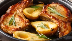 KRMENADLE SA KRUŠKAMA Aromatična rapsodija ukusa koja budi čula, a meso se lepi za prste