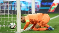 ŠTA SE DEŠAVA SA GOLMANOM ZVEZDE? Veliki kiks Omrija Glazera, pogledajte kakav je gol primio (VIDEO)
