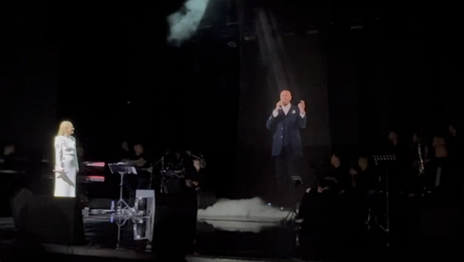 KAO DA JE TU! Šaban Šaulić otpevao pesmu sa Ildom, hologram u tri dimenzije izazvao reku suza u publici!