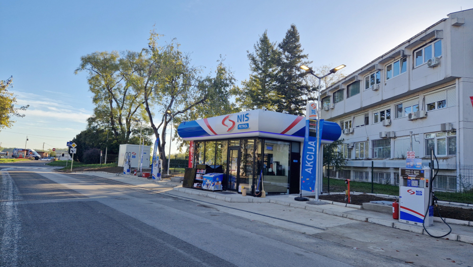 DOBRO DOŠLI NA NOVOOTVORENU BENZINSKU STANICU NIS-A Otvoren NIS Petrol maloprodajni objekat „Zemun kej“