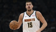 SRBIN VEĆ GAZI Jokić kao brzi voz, bacaio rivale na zadnjicu, pa stao na korak od tripl-dabla (VIDEO)