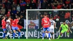 PRUŽILI PODRŠKU SRPSKOM NARODU Česi uzvikivali "Kosovo - Srbija", Albanci ušli u sukob sa njima u Pragu (VIDEO)