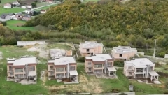 Komšije prodaju naselje sa 29 vila! Kako je milionski kompleks završio na oglasima