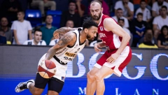 VIŠE CRNOG NEGO BELOG U PODGORICI Obradović besneo, Mijović isključen, Karlik Džons prelomio "studente"