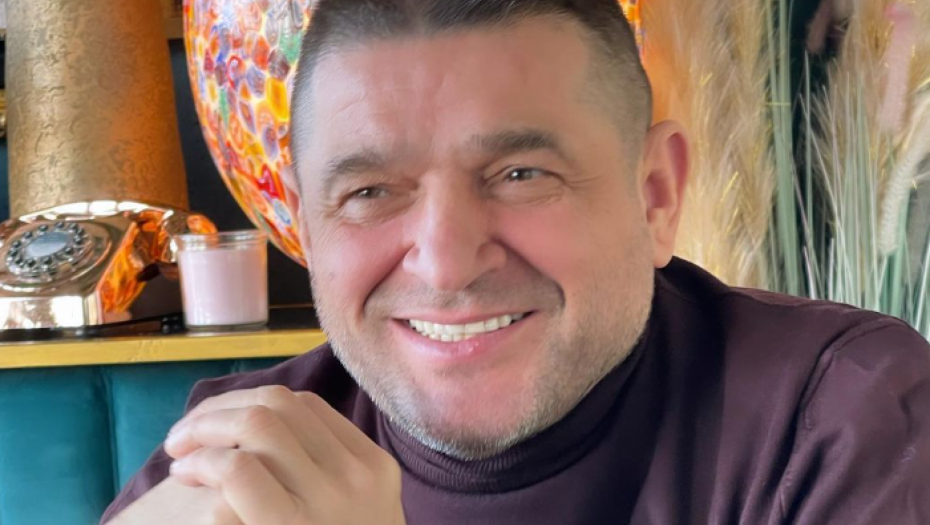 IMA ŠESTORO DECE! Ćerke Baje Malog Knindže su prave lepotice, završile su fakultete, evo kako izgledaju Smiljana i Ljiljana