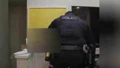 "KOLIKO TREBA LJUDI DA JE IZVUČEMO IZ KUĆE?" Policija pozvana u pomoć zbog velilke zmije u Koloradu (VIDEO)