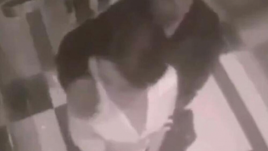 ŽENU NAPASTVOVAO MANIJAK U LIFTU O njenoj reakciji svi bruje, šok