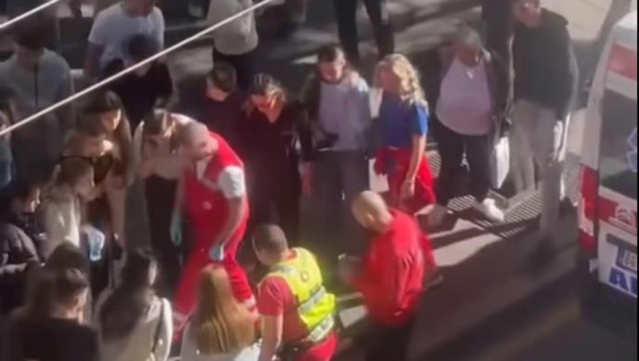 DEČAKA (15) UDARIO MOTOR KOD BEOGRAĐANKE Pretrčavao ulicu van pešačkog