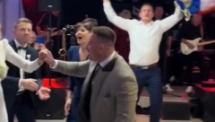 SNIMAK HRVATSKE SVADBE ZALUDEO REGION Uz ovu rep pesmu su mladenci skakali i dizali zastave, stariji članovi familije u neverici! (VIDEO)