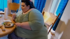 VREĐALI SU JE ZBOG PREKOMERNE TEŽINE, RODITELJI DIGLI RUKE Neverovatna transformacija joj je promenila život iz korena, sada je obasipaju komplimentima! (VIDEO)