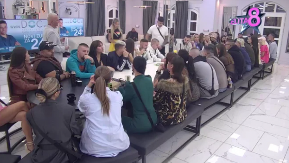 BRUTALNA SVAĐA U ELITI, NASTAO POTPUNI KARAMBOL Pljušte uvrede na sve strane: Klošarko smrdljiva!